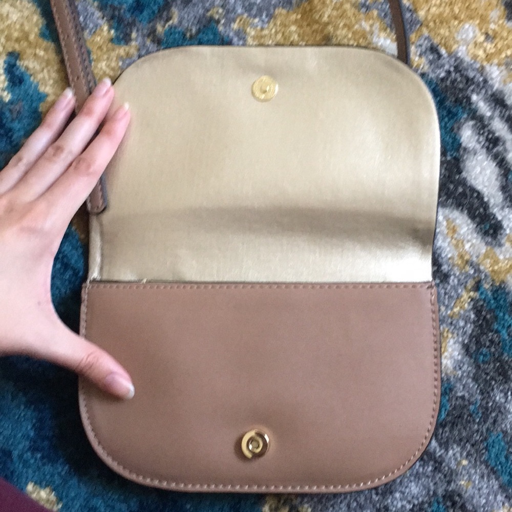 Crossbody - Picture 3 of 5